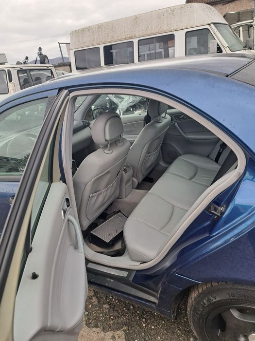 Мерцедес  С 180 на части !