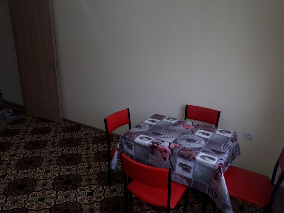 Qorasuvda 56 kvadrat uy srochna sotiladi