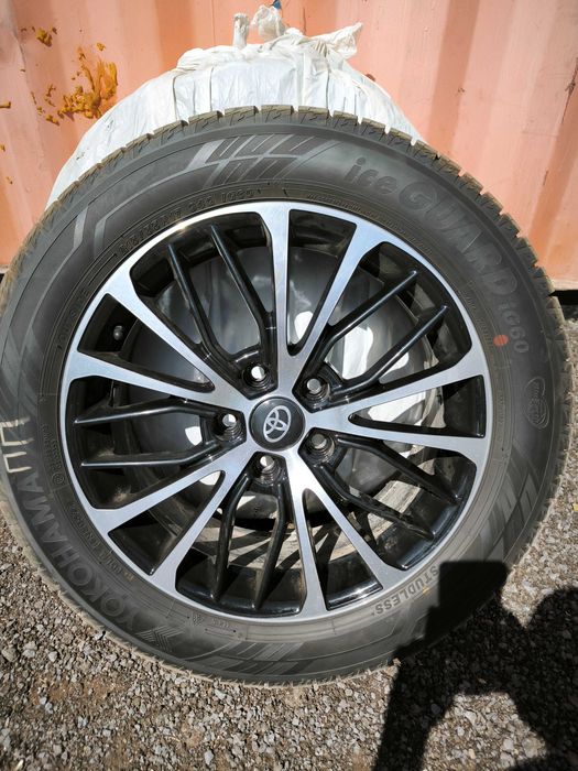 Продам зимние шины с дисками YOKOHAMA для ТОЙОТА КАМРИ