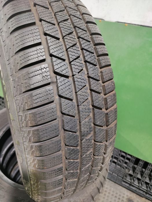 4 бр зимни 215/65/16 Continental