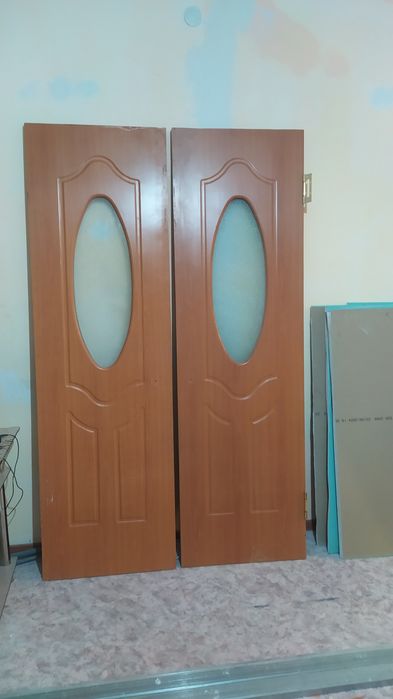 Продается дверь двустворчатая