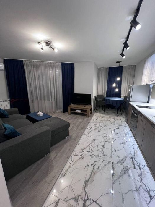 Двустаен апартамент в ж.к. Студентски град.