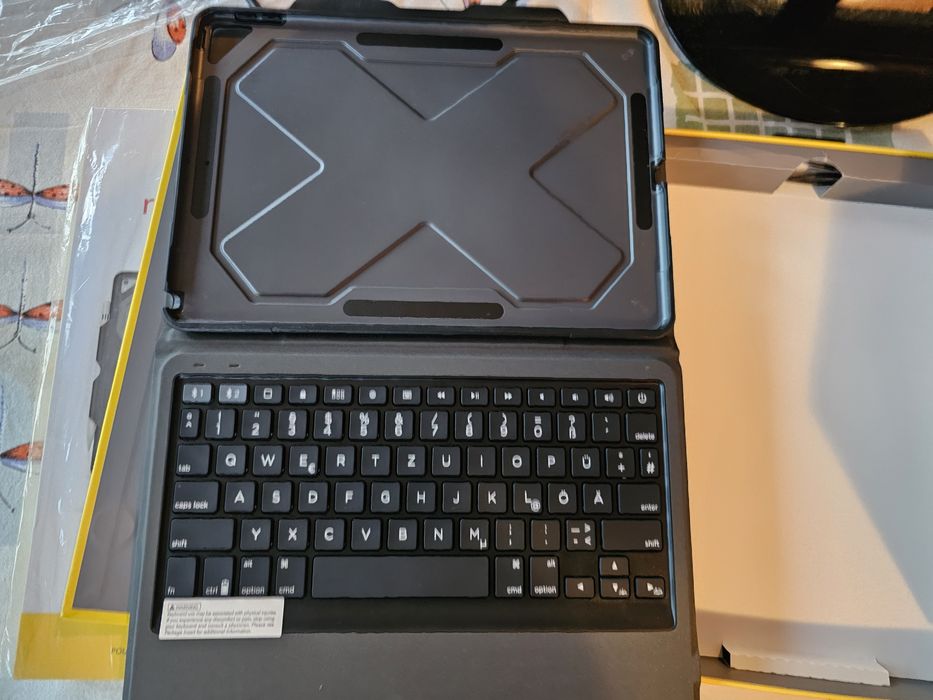 Удароустойчив кейс с отделяща клавиатура Zagg Rugged Messenger Case