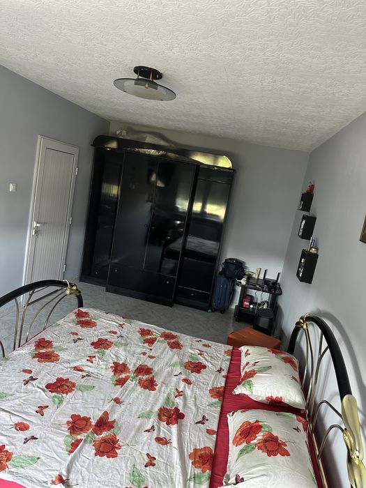 Мебели-черен гардероб