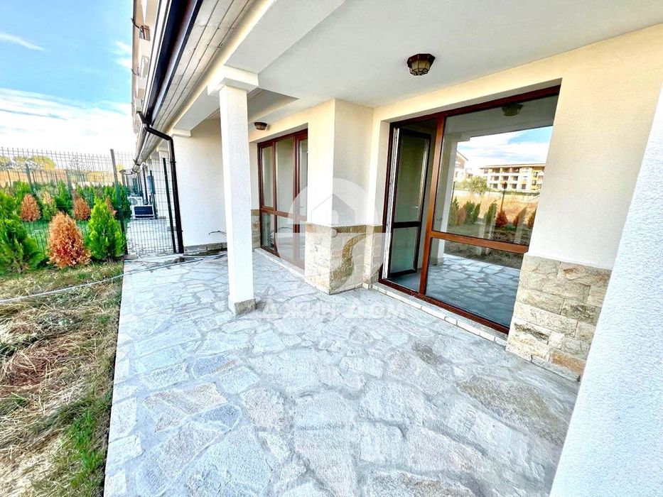 Продава се Тристаен апартамент в Бургас, Сарафово - 120 кв.м за 2059 €/кв.м - Снимка #9