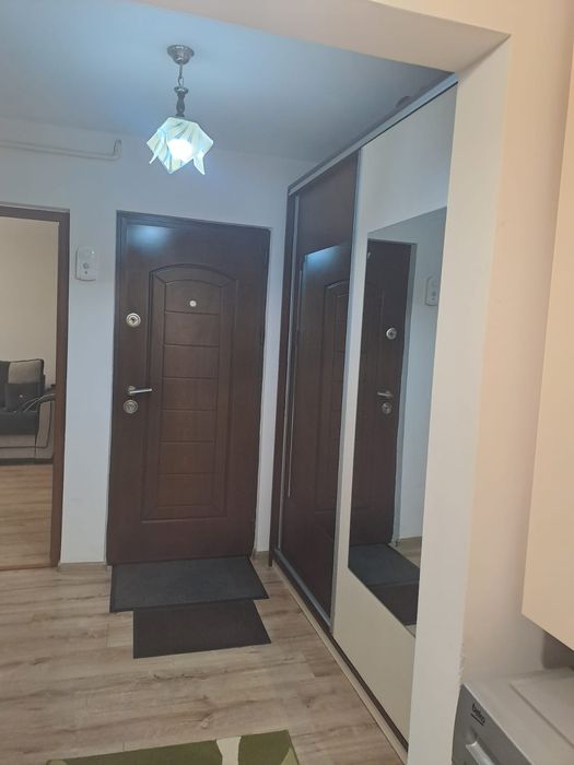 Închiriez apartament  2 camere,conf 1, dec