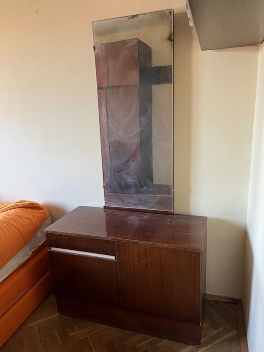 секция и гардероб