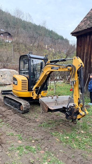Închiriere mini excavator CAT 3 tone București Ilfov