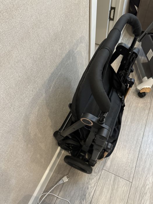 Коляска , состояние новой!