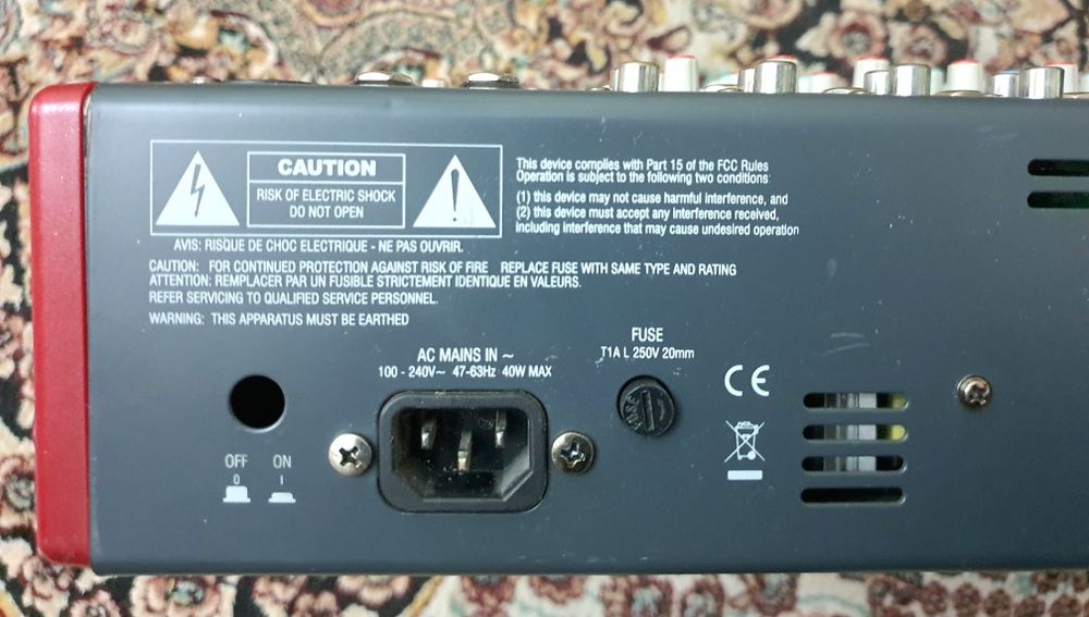 Аналоговый пассивный микшерный пульт Allen&heath ZED 22fx