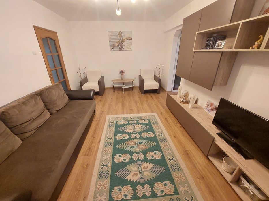 Vând apartament mobilat 2 camere