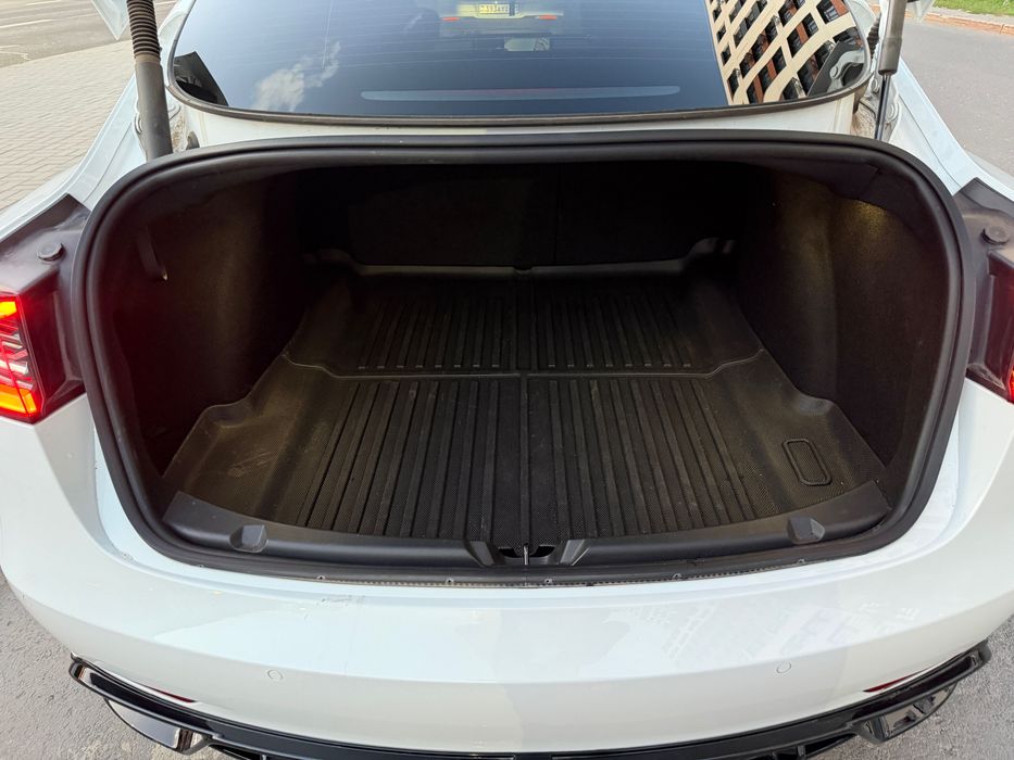 Tesla Model 3 2023 год