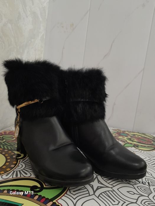 Продаются сапоги