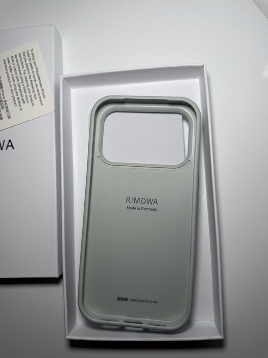 Rimowa Case- Iphone 17 pro/ 17 pro max