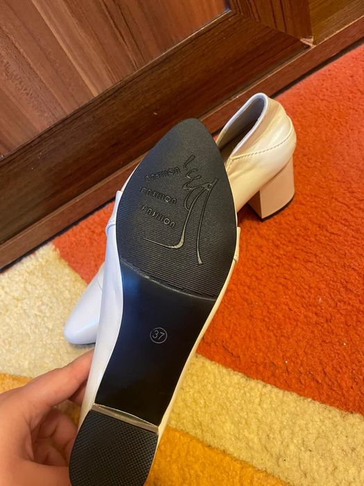 Pantofi eleganți cu toc