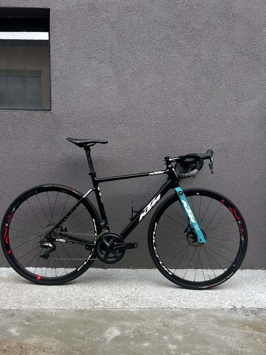 Карбонов шосеен велосипед KTM Revelator pro 2021 (Alto team edition).