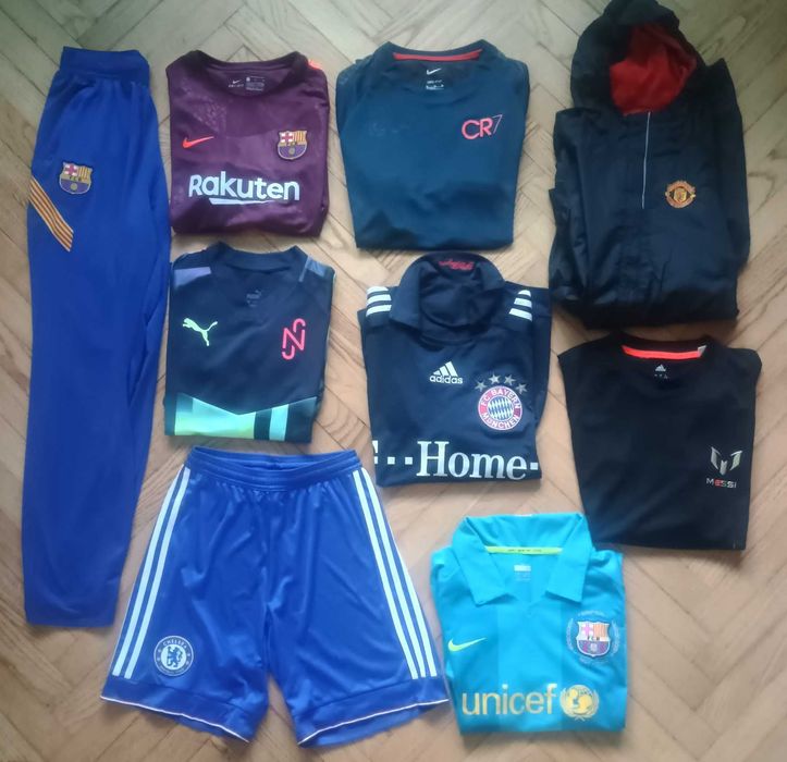 Детско-Юношески спортни-футболни дрехи