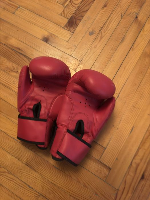 Продам перчатки для бокса