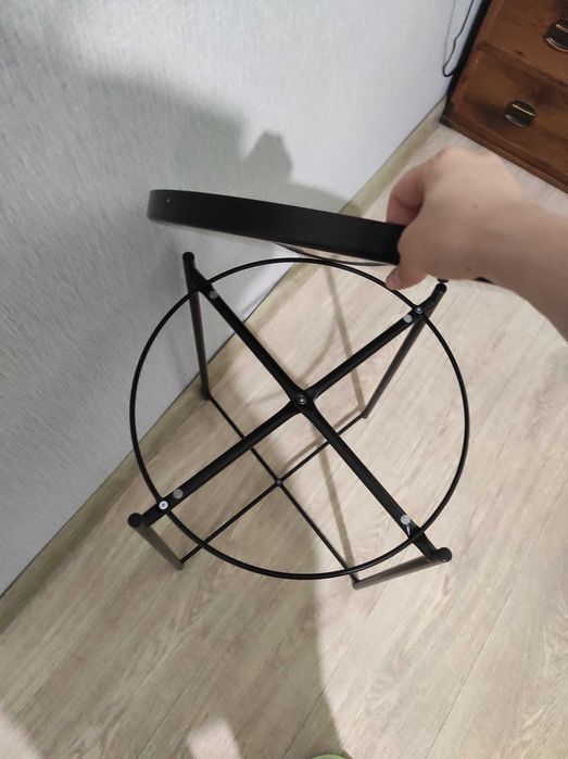 Продам журнальный столик ikea