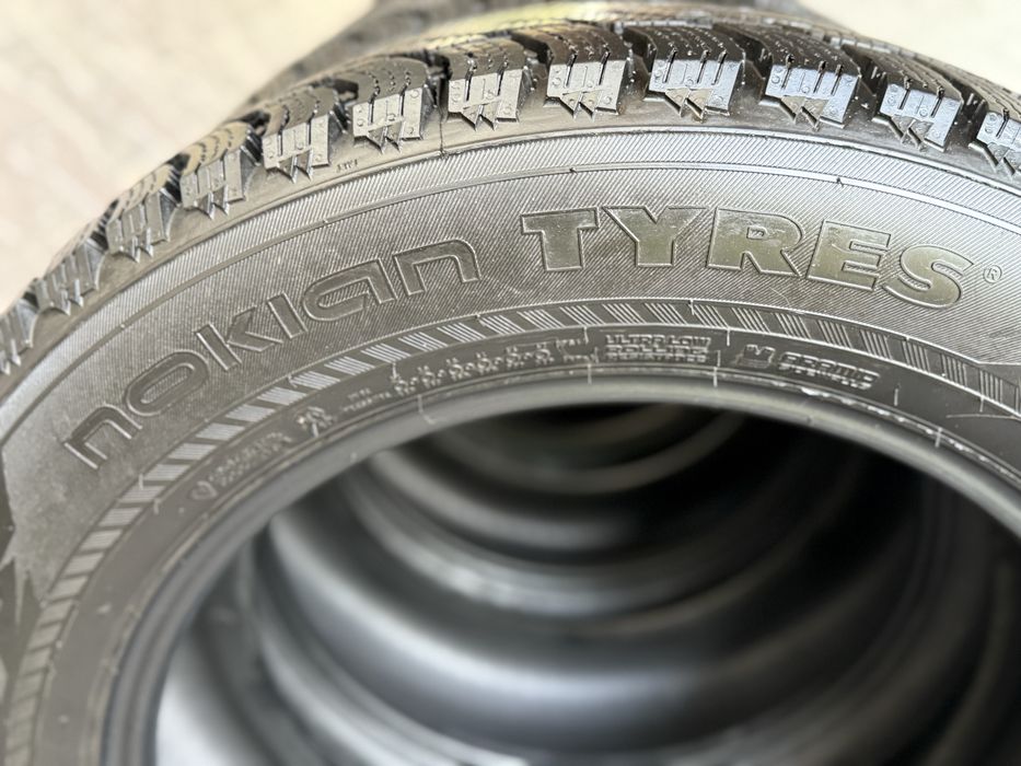 Nokian Hakkapeliitta  235/60 R18
