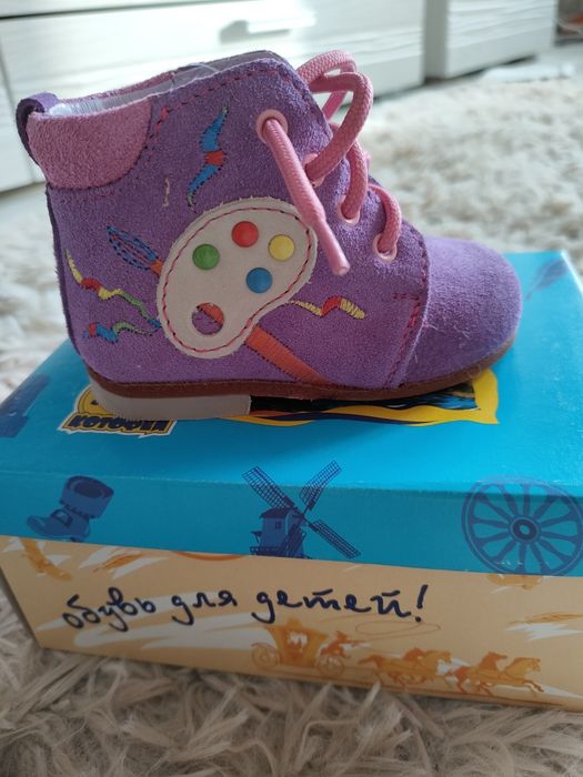 Продаю детскую обувь