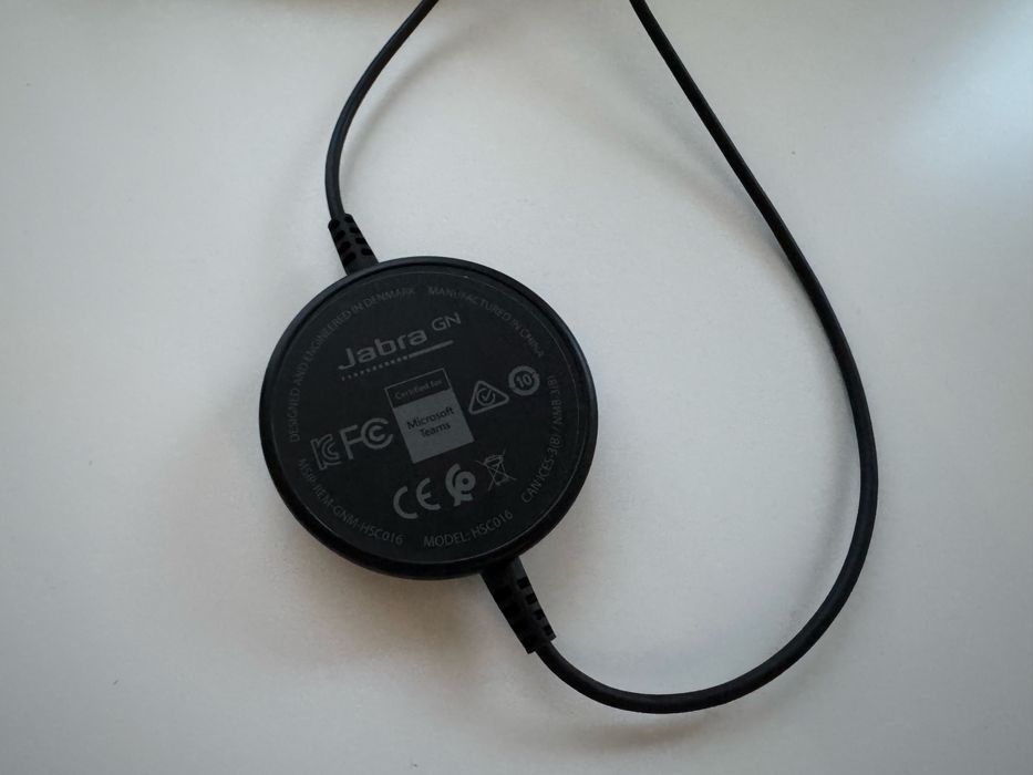 Jabra слушалки.