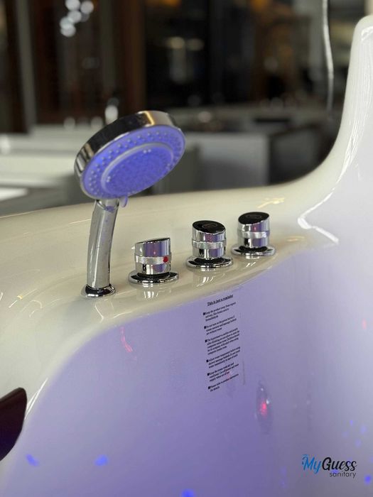 Отдельно стоящая джакузи ванна / Jakuzi vanna