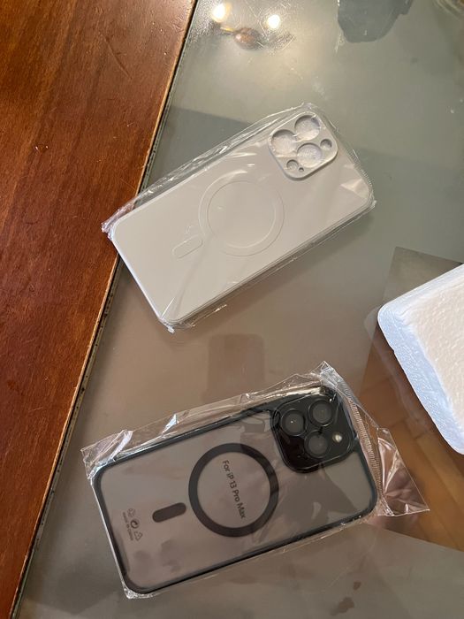 2 броя Калъфи за iPhone 13 Pro Max