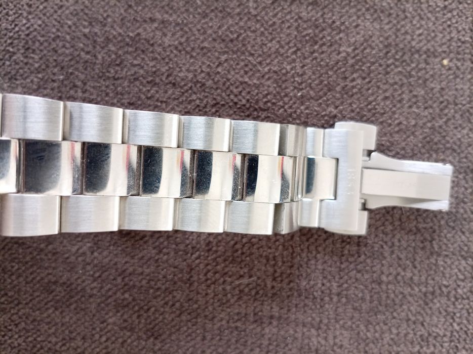 Продавам часовник TISSOT