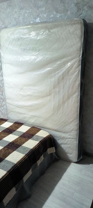Продам НОВЫЙ Матрас Ортопедический матрас  140x200x20 см