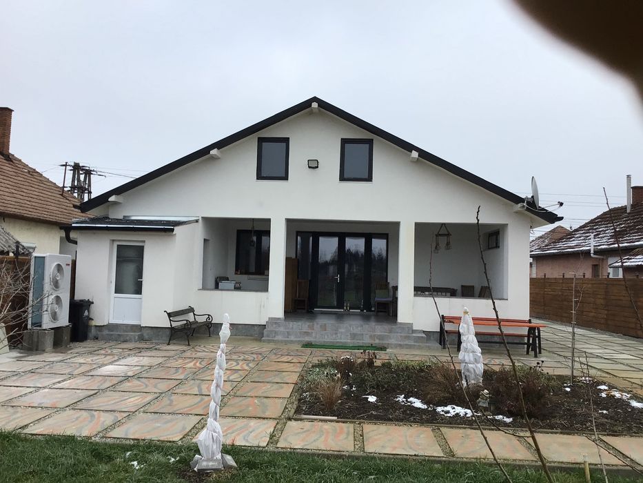 finisaje exterioare sau interioare,case la roșu sau la cheiei,tencuieli mecanizate,placări cu polistiren sau vata,montaj rigips zona Oradea +/-20km