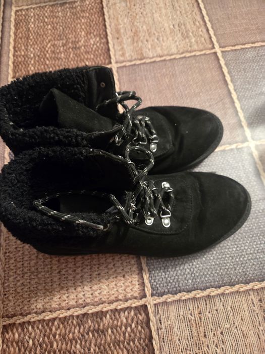 Ghete îmblănite de dama