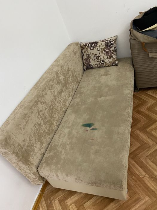 тахта 2шт, и стол