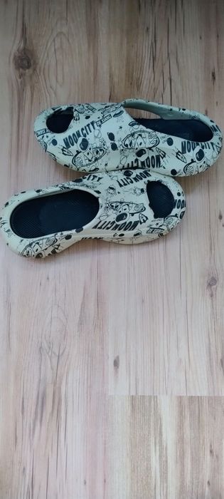 Șlapi de gumă simpatici