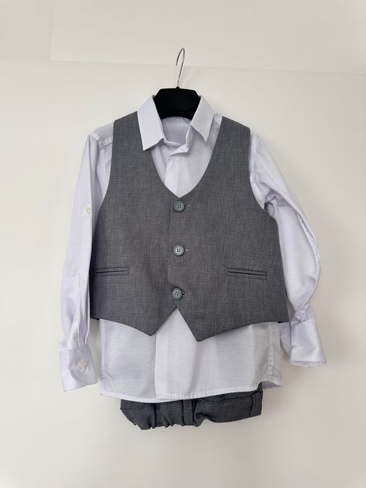 Детски костюм 4 части, размер 4