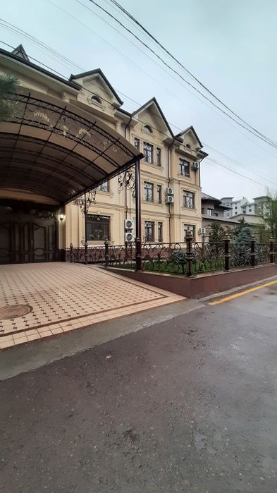 Срочно продаётся участок Яшнабод  6-соток 3-уровен 9-комнота