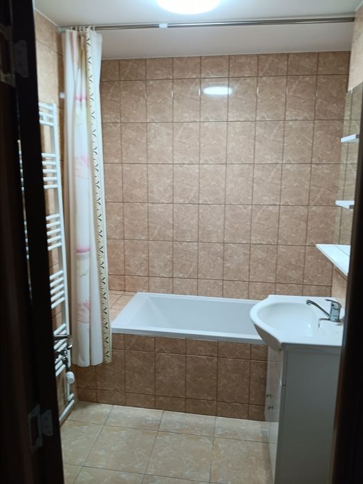 Închiriez apartament cu 3 camere M17, Satu Mare