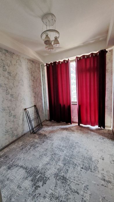 Kvartira sotiladi 2 xonali yangi remont li