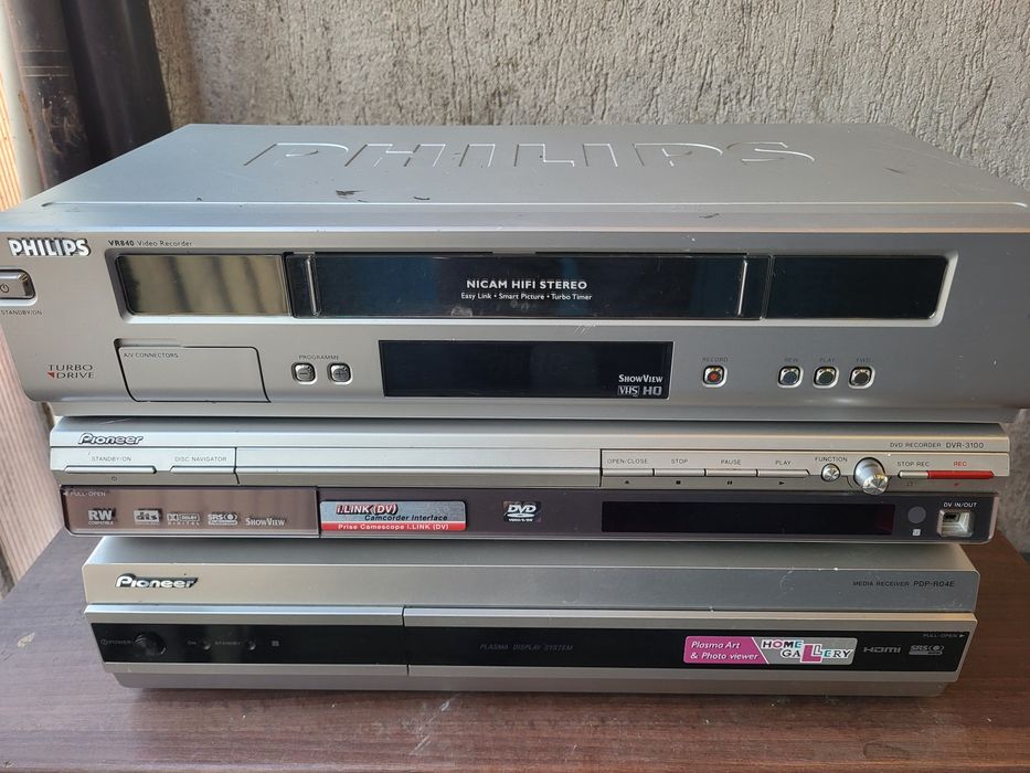 Vând dvd recorder pioneer și media receivar