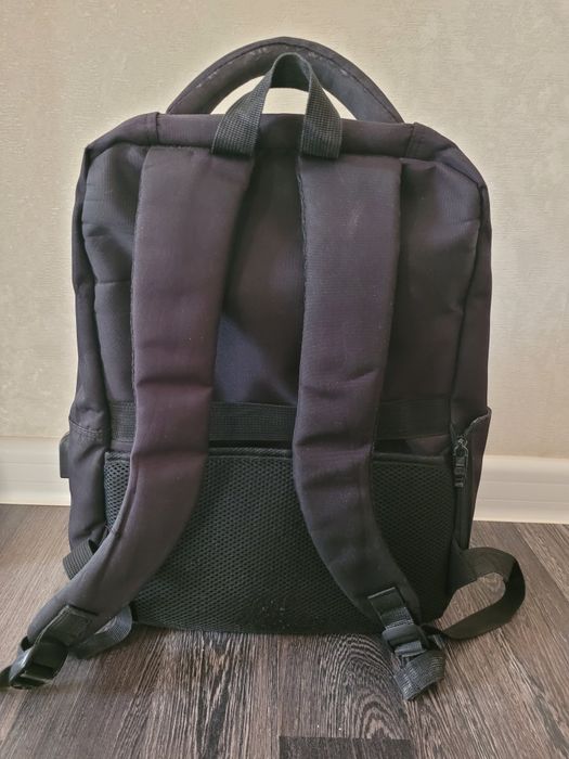 Продам рюкзак из метариала легкие