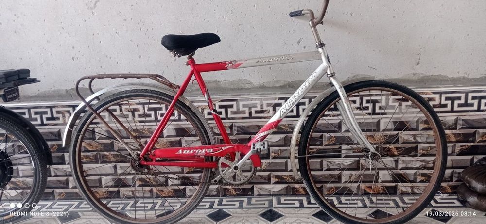 Velosipedlar sotiladi. 28 va 26 razmerli