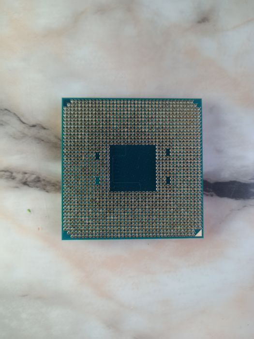Процесор AMD Ryzen 3 2200G AM4