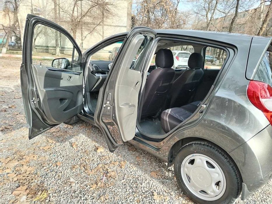 Автомобиль Spark