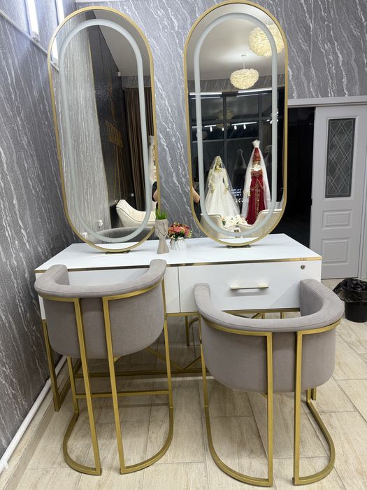 Визажистный стол