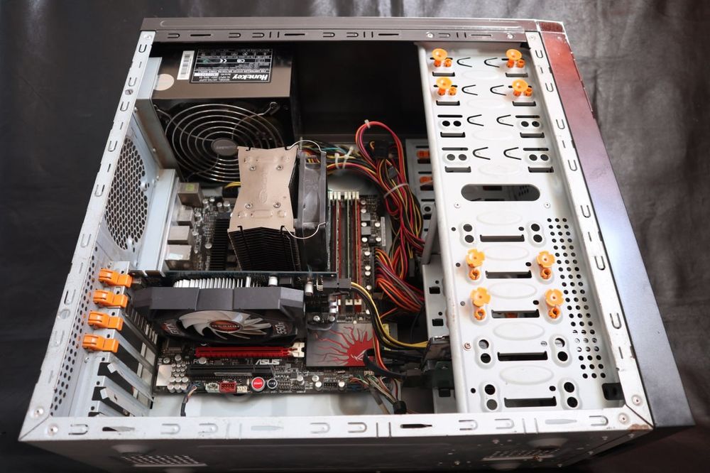 Персональный компьютер(читайте описание)