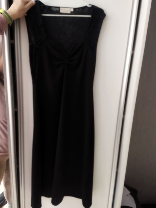 Отдам даром женские вещи