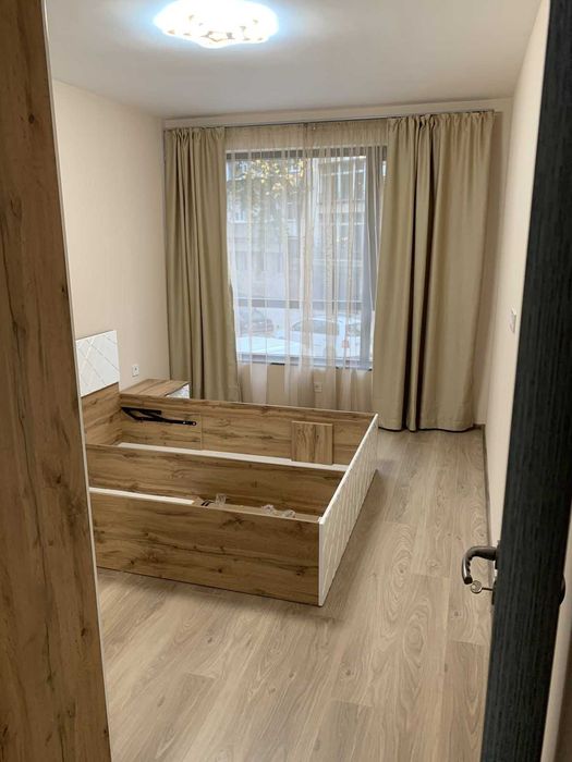 Тристаен апартамент в Центъра