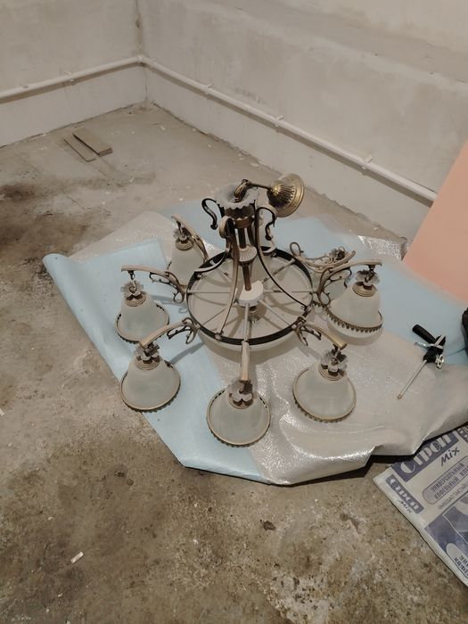 Продаётся люстра