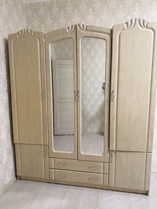 Продам спальный гарнитур