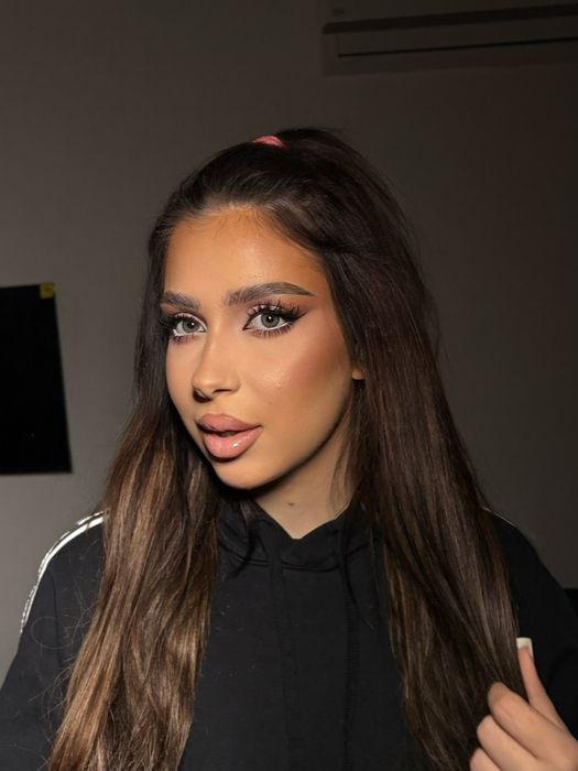 Ofer servicii de make-up in bucuresti!